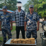 ठूलो परिमाणमा चरेशसहित भारतीय नागरिक प्रहरी नियन्त्रणमा