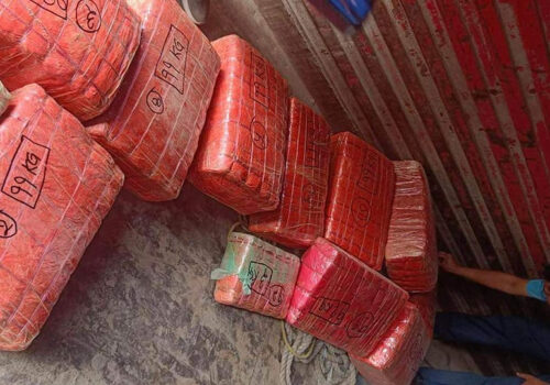 पर्सामा गाँजा तस्करी नियन्त्रण गर्न गोली चलाइयो, ३० किलोसहित ३ जना पक्राउ