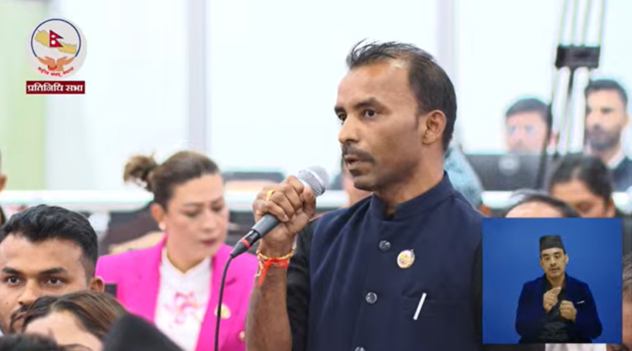 अस्पतालले भर्ना नलिएपछि सडकमै सुत्केरी भएको घटना संसद्‍मा उठ्यो