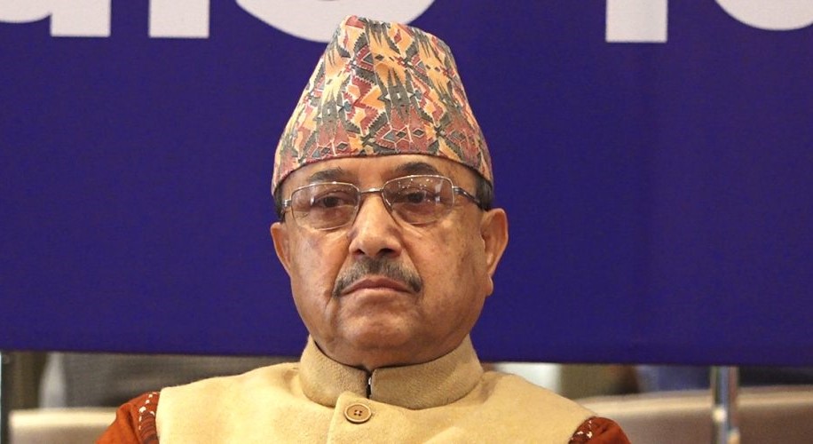 पूर्णबहादुर खड्काको दाबी : ‘चमत्कार नभए कांग्रेस विभाजनको डिलमा’