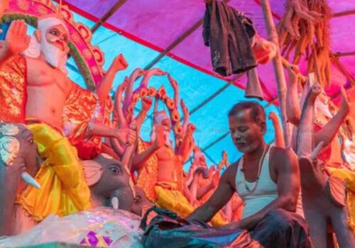 विश्वकर्मा पूजाको तयारी तीव्र, वीरगञ्जका मूर्तिकारलाई मूर्ति बनाउन भ्याइनभ्याइ