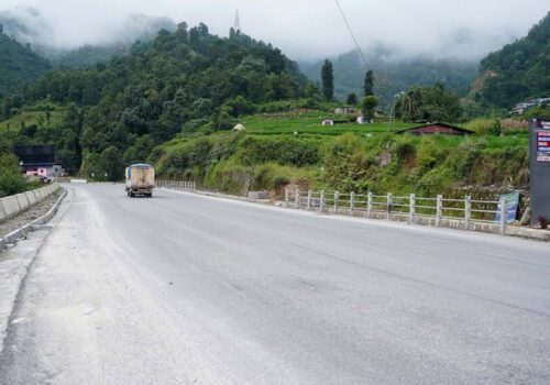 पृथ्वी राजमार्गमा आज रातिदेखि भोलि बिहानसम्म सवारी रोक