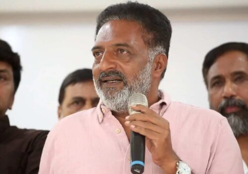 ‘लोकतान्त्रिक बाटोबाटै सरकार बदल्छौँ’ : अभिनेता प्रकाश राज