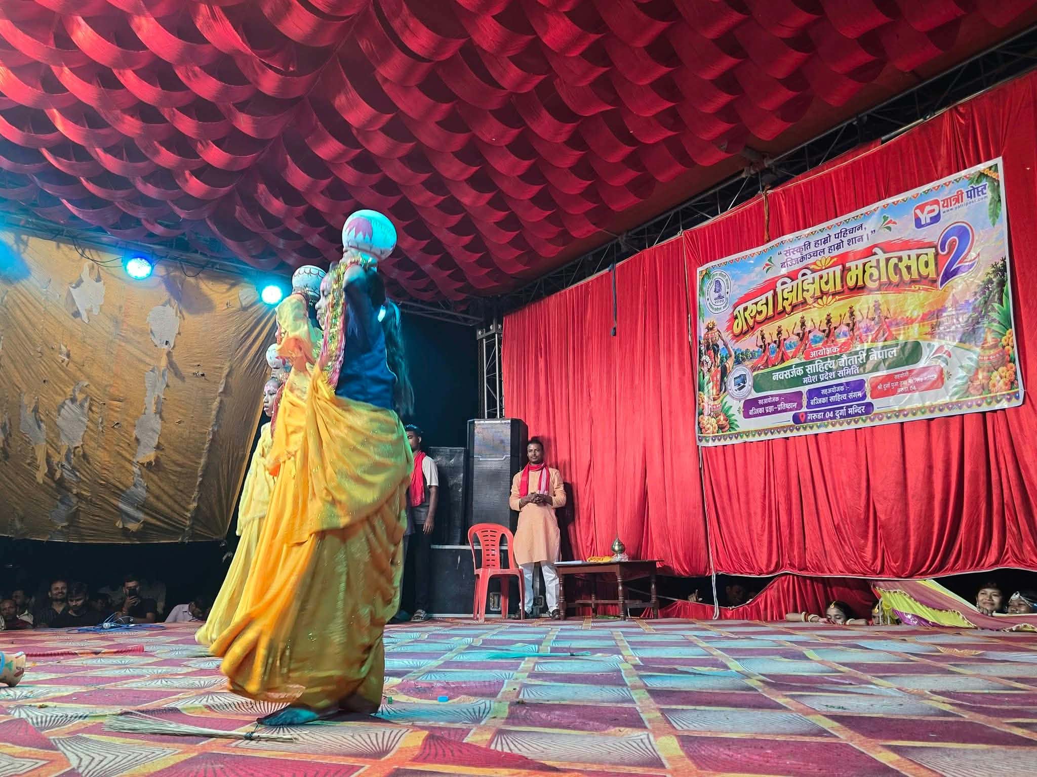 रौतहटमा झिझिया नृत्यको मौलिकता हराउँदै, भोजपुरी गीतमा नृत्य प्रस्तुत गरिएको भन्दै चौतर्फी आलोचना